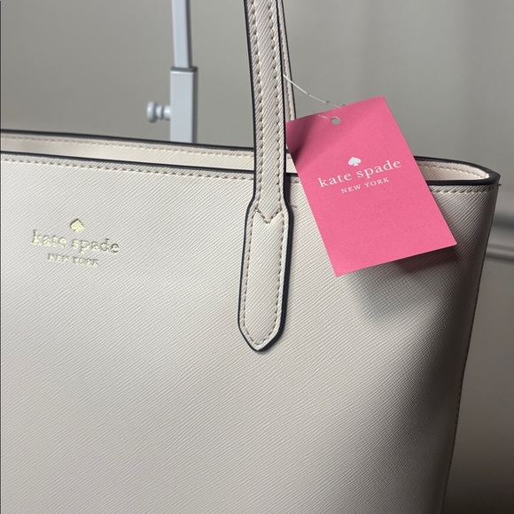 Kate Spade Brynn Tote w/ Bow Accent hangtag- NEW! - Picture 4 of 11